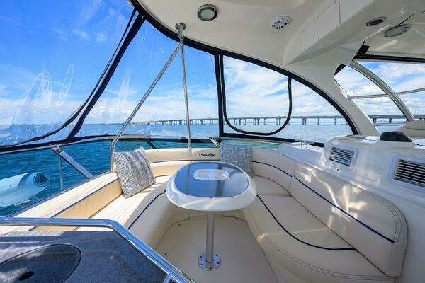 Sea Ray 50/52 Sedan Bridge Yacht For Sale