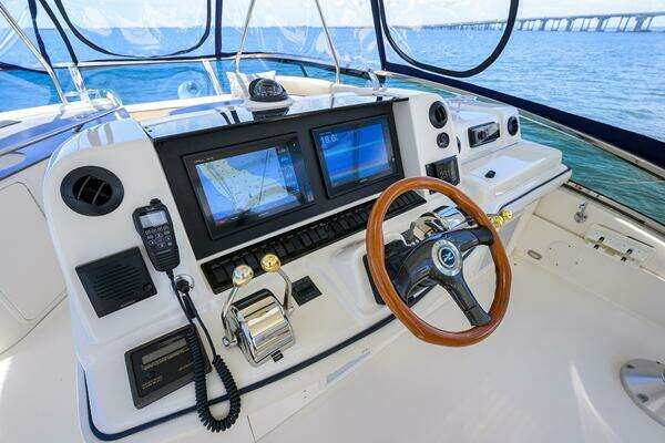 Sea Ray 50/52 Sedan Bridge Yacht For Sale