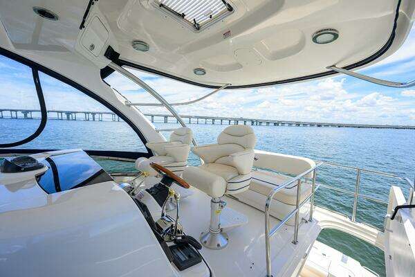 Sea Ray 50/52 Sedan Bridge Yacht For Sale
