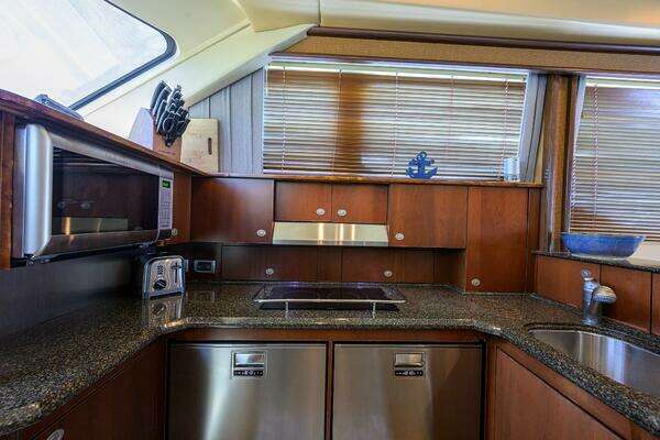 Sea Ray 50/52 Sedan Bridge Yacht For Sale