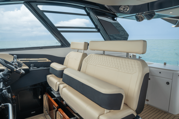 50ft Cruisers Yachts Yacht For Sale