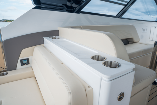 50ft Cruisers Yachts Yacht For Sale