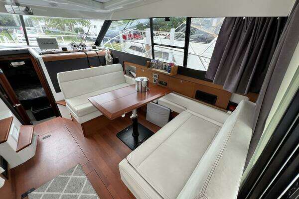 Jeanneau NC 11 Yacht For Sale