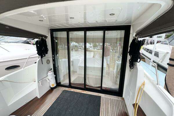 Jeanneau NC 11 Yacht For Sale