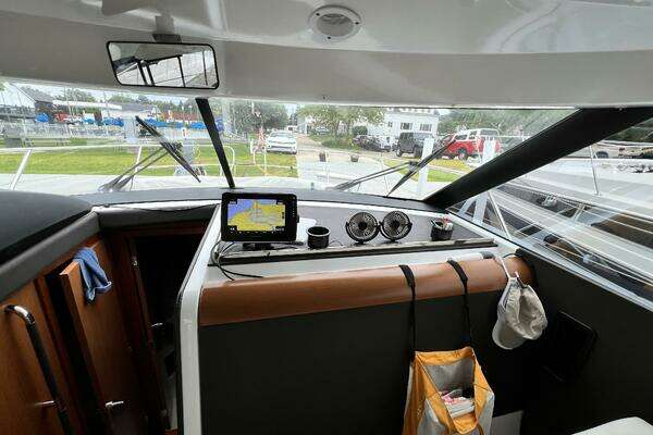 Jeanneau NC 11 Yacht For Sale