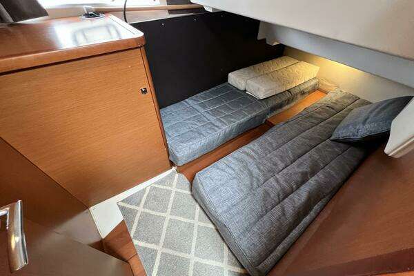 Jeanneau NC 11 Yacht For Sale