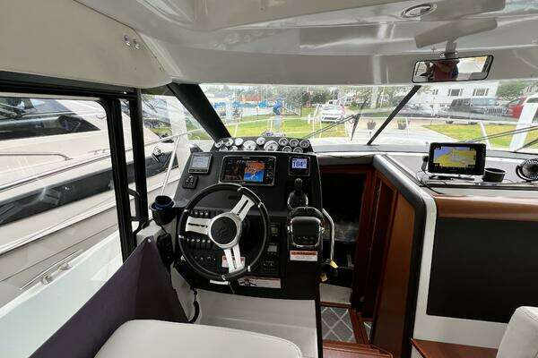 Jeanneau NC 11 Yacht For Sale