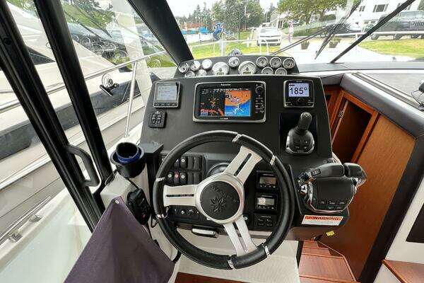 Jeanneau NC 11 Yacht For Sale