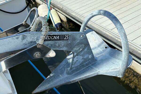 Manta 40 Yacht For Sale