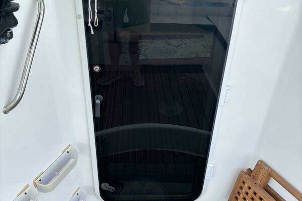 Manta 40 Yacht For Sale