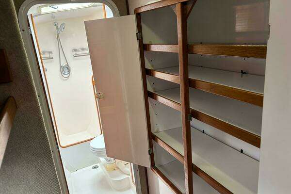 Manta 40 Yacht For Sale