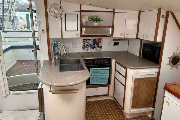 Manta 40 Yacht For Sale