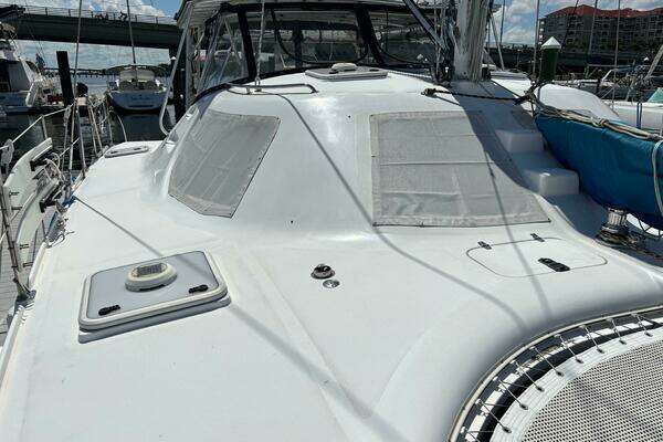 Manta 40 Yacht For Sale