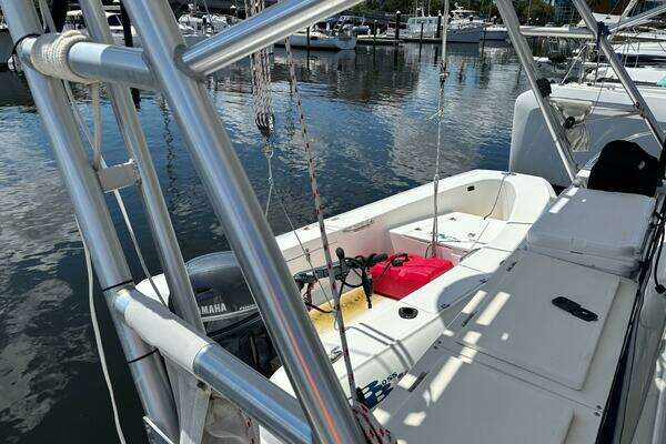 Manta 40 Yacht For Sale