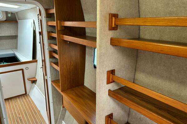 Manta 40 Yacht For Sale