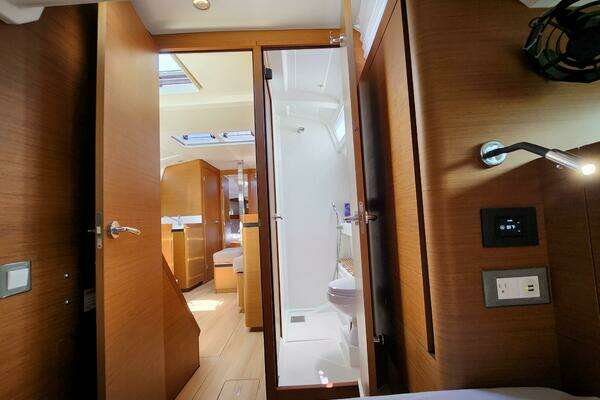Jeanneau Sun Odyssey 440 Yacht For Sale