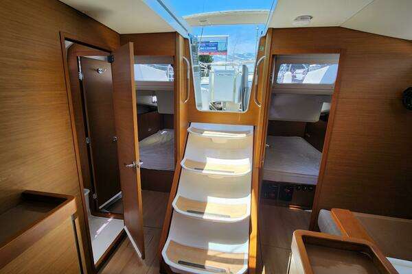 Jeanneau Sun Odyssey 440 Yacht For Sale