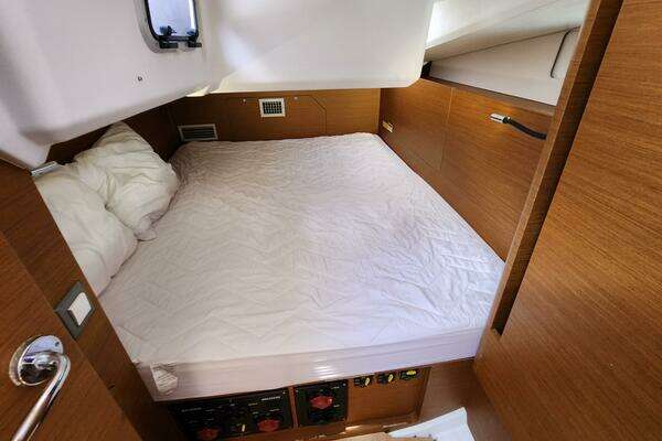 Jeanneau Sun Odyssey 440 Yacht For Sale
