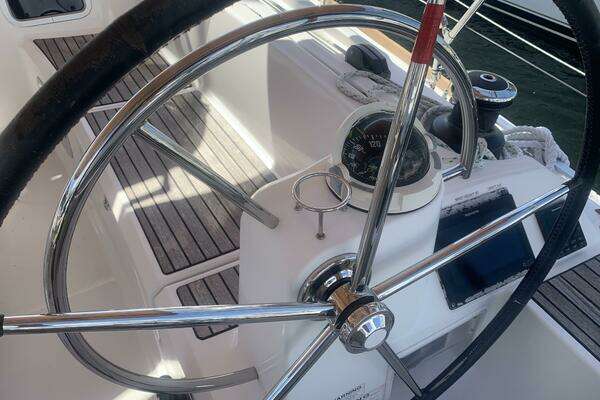 Jeanneau 479 Yacht For Sale