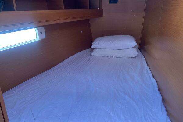 Jeanneau 479 Yacht For Sale