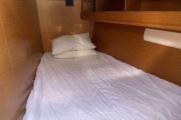 Jeanneau 479 Yacht For Sale