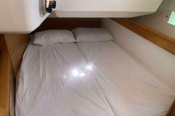 Jeanneau 479 Yacht For Sale