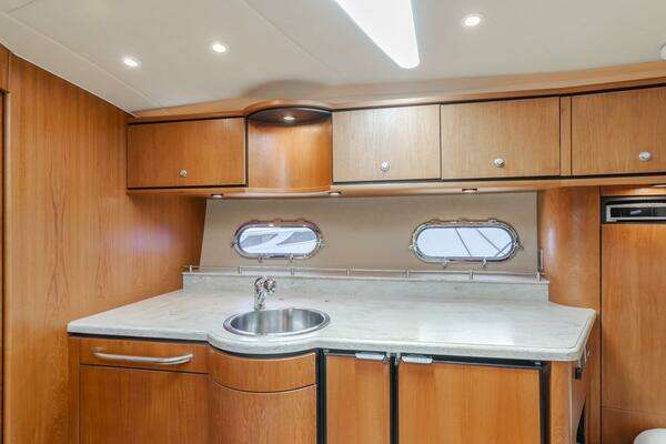 Tiara Yachts 3900 Sovran Yacht For Sale
