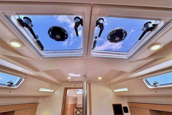 Hanse 345 Yacht For Sale