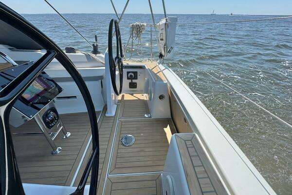 Hanse 345 Yacht For Sale