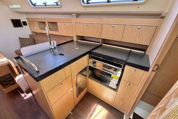 Hanse 345 Yacht For Sale