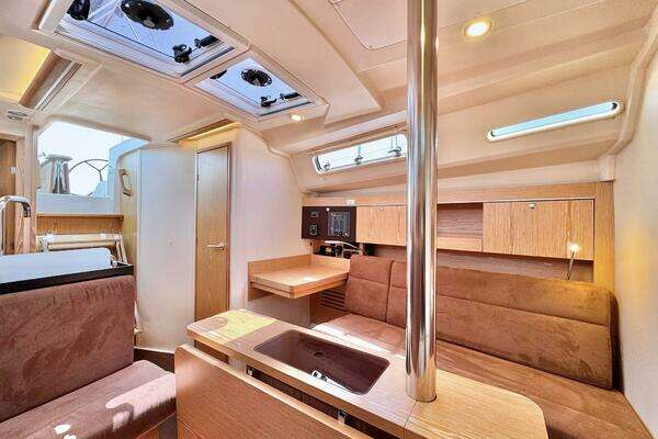 Hanse 345 Yacht For Sale