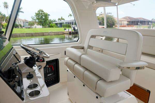 Boston Whaler 380 Realm Yacht For Sale