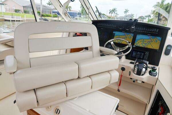 Boston Whaler 380 Realm Yacht For Sale