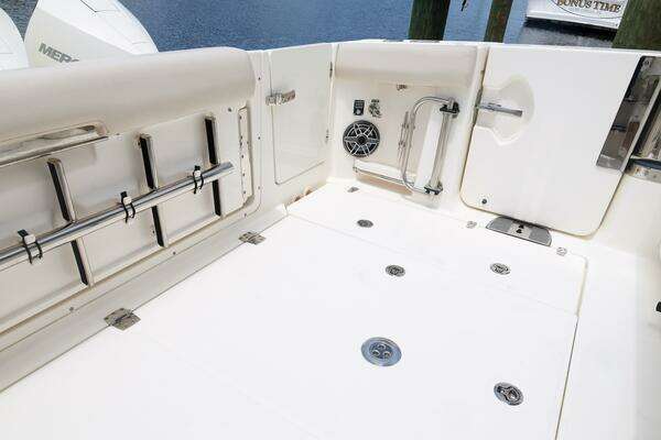 Boston Whaler 380 Realm Yacht For Sale