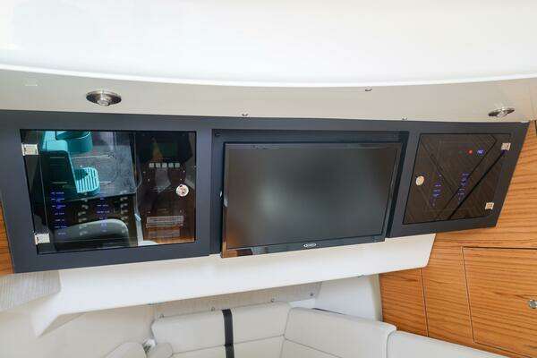 Boston Whaler 380 Realm Yacht For Sale