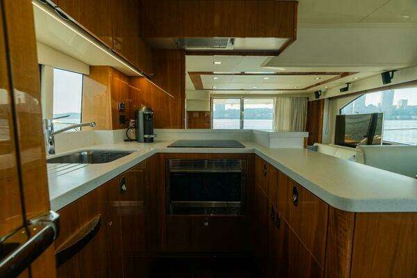 Sunseeker Manhattan 65 Yacht For Sale
