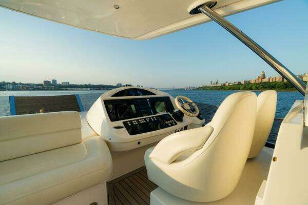 Sunseeker Manhattan 65 Yacht For Sale
