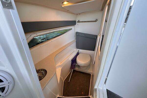 Cobalt R35 Yacht For Sale