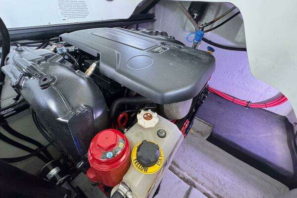 Cobalt R35 Yacht For Sale