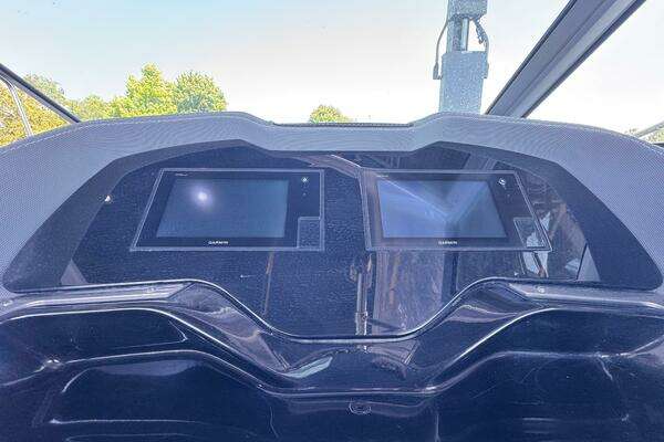 Cobalt R35 Yacht For Sale