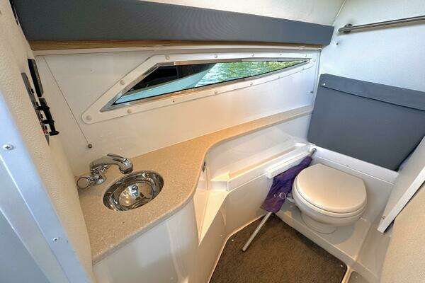 Cobalt R35 Yacht For Sale