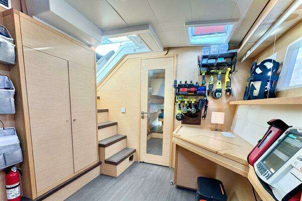 Lagoon 52F Yacht For Sale