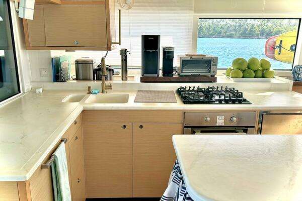 Lagoon 52F Yacht For Sale