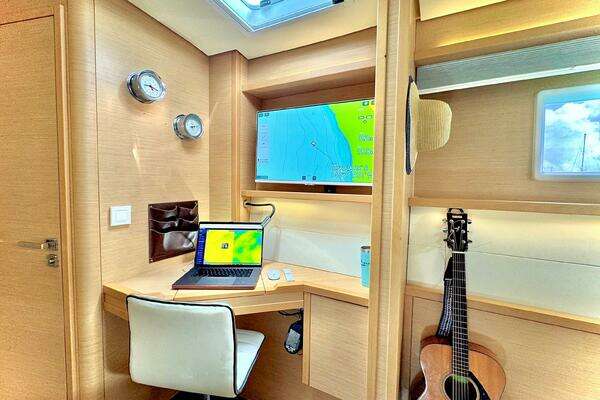 Lagoon 52F Yacht For Sale