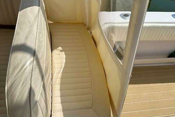 Grady-White Express 330 Yacht For Sale