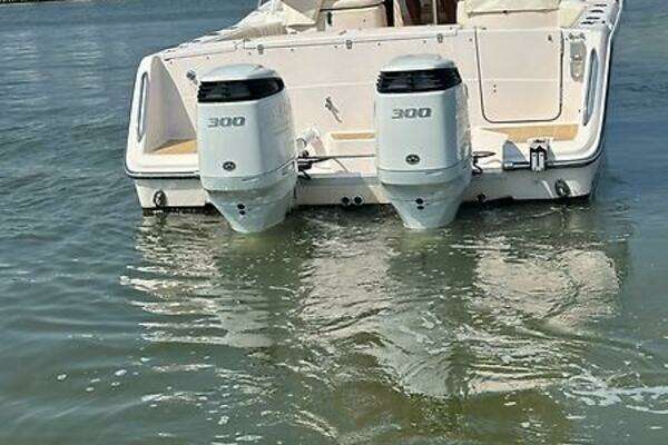 Grady-White Express 330 Yacht For Sale