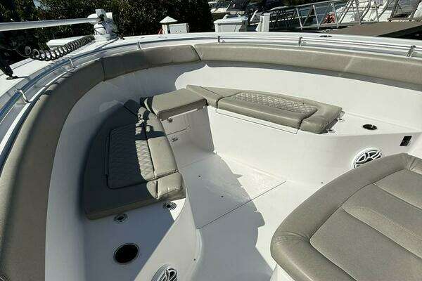 Sportsman 302CC Yacht For Sale