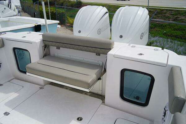 Sportsman 302CC Yacht For Sale