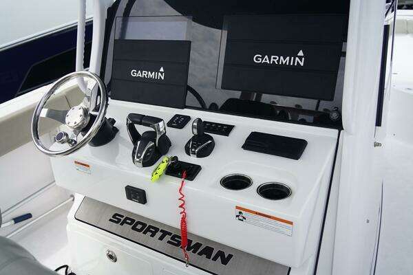 Sportsman 302CC Yacht For Sale