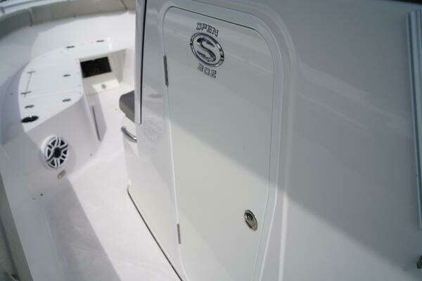 Sportsman 302CC Yacht For Sale